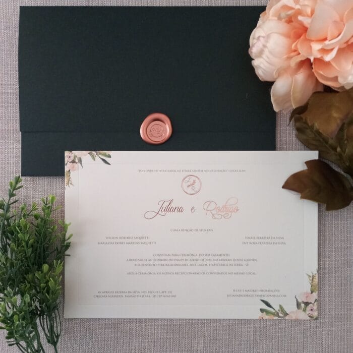 Convite de casamento com flores e envelope verde escuro artinvitte
