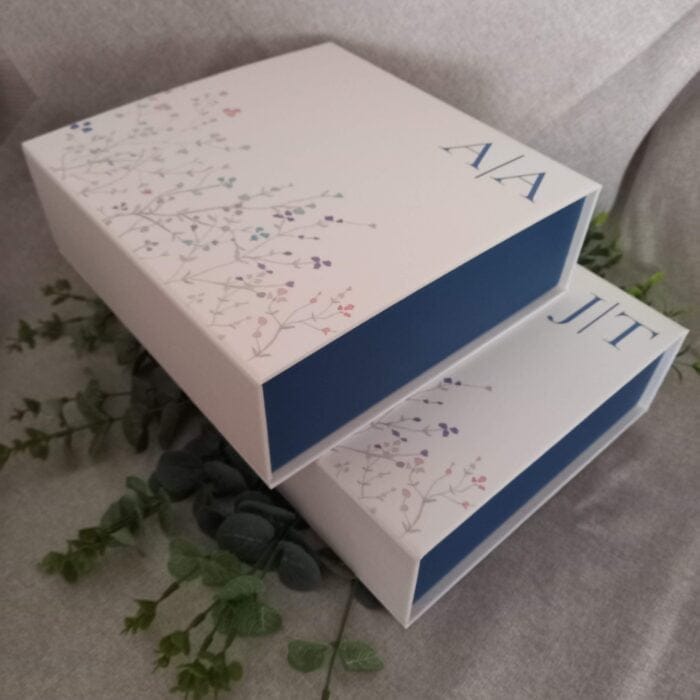 caixa para padrinho caixa para madrinha caixa para padrinhos com delicadas flores em aquarela e fechamento com ima artinvitte
