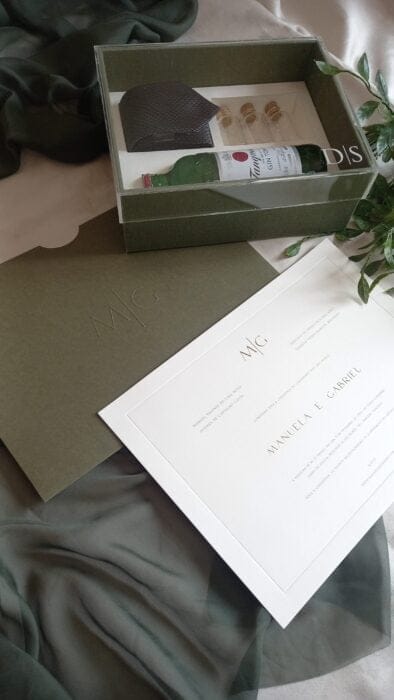 Conjunto de caixa para padrinhos e convites de casamento tons de verde artinvitte