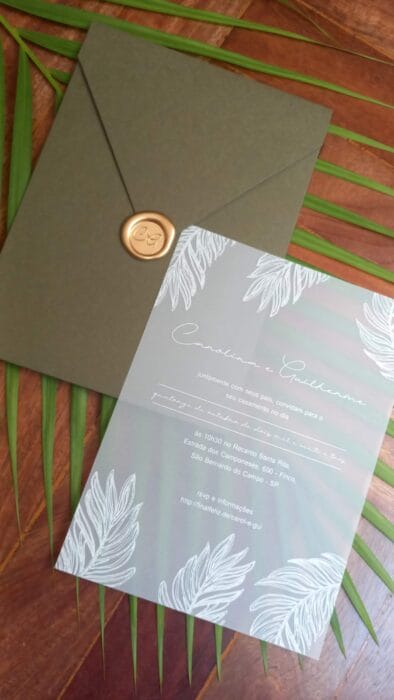 convite de casamento verde oliva com envelope vertical