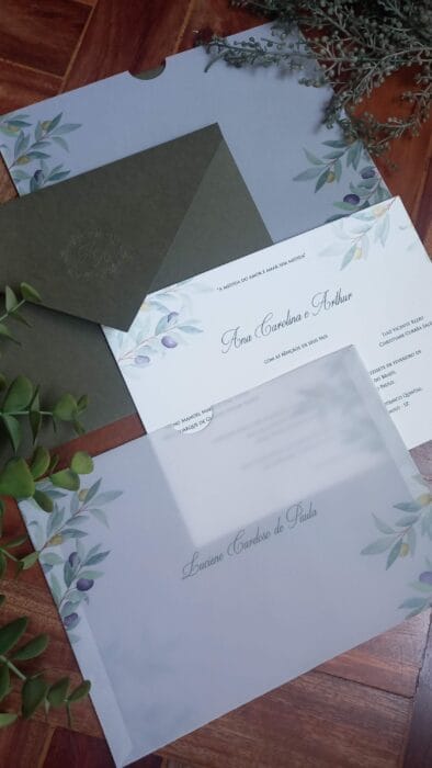convite de casamento verde oliva com ilustração aquarelada