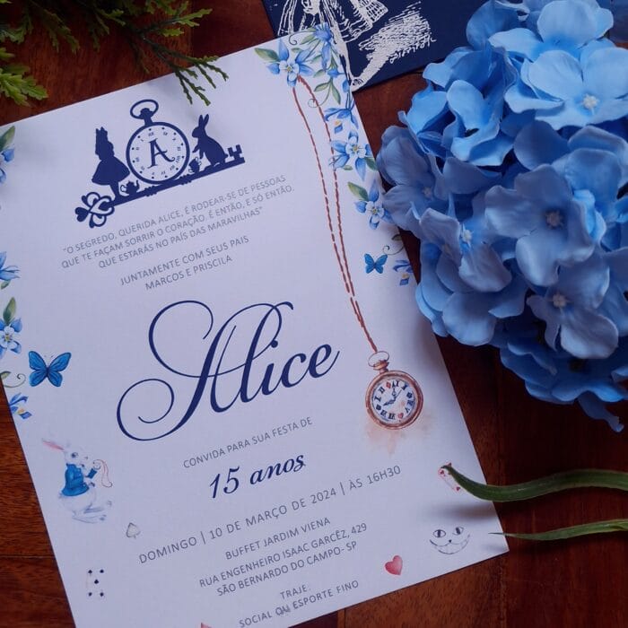 convite de 15 anos com tema alice no país das maravilhas